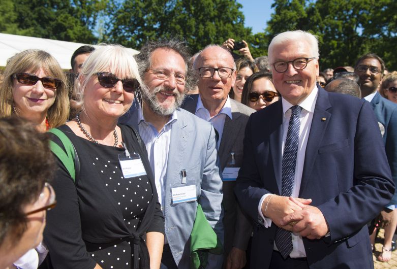 Vorstand der DGH (mit Link) mit dem Bundesprsidenten Walter Steinmeier, 
			Foto: Humboldt-Stiftung / Jens Jeske